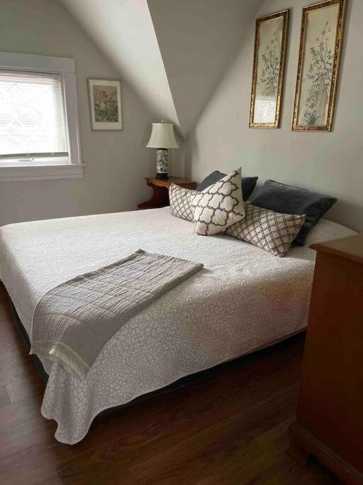 Redefined Alchemy - Bright, Eclectic, Pretty Apt 3E Little Falls Экстерьер фото